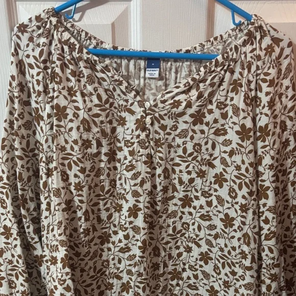 Old Navy Floral Print Blouse in Brown and Cream Size Medium - Picture 3 of 7